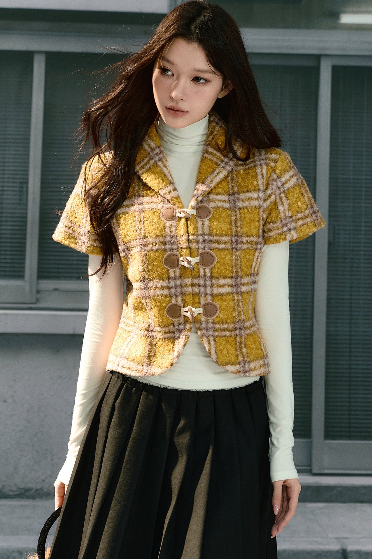 Retro Lapel Plaid Short-Sleeved Jacket
