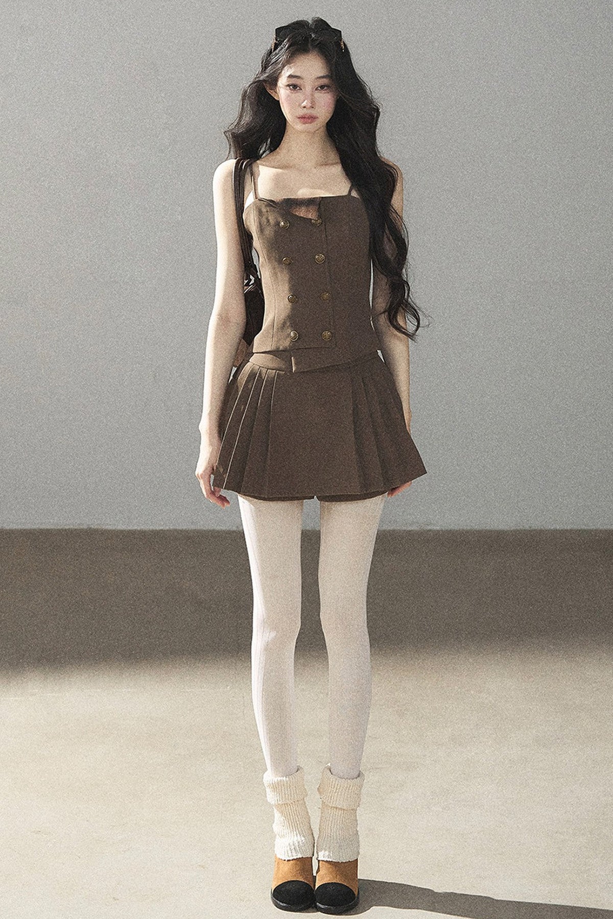 Ensemble sophistiqué avec blazer, haut et jupe