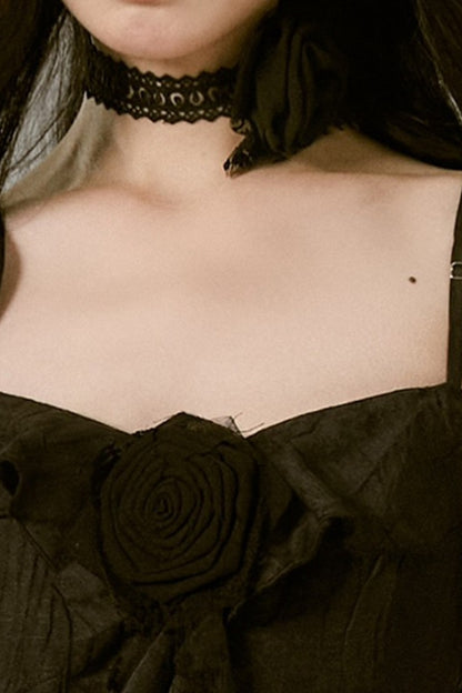 Choker-Halskette mit Spitzen-Rosenblüte zum Binden
