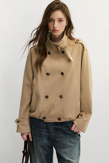 Khakifarbener zweireihiger Trenchcoat