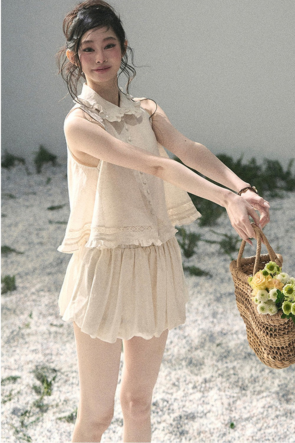 Conjunto de top de encaje francés y falda capullo