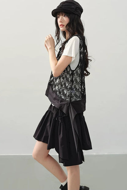 Gilet Nero Ricamato con Ritagli