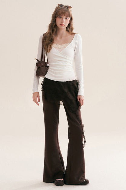 Pantalon évasé teint sur mesure avec jupe superposée en dentelle irrégulière