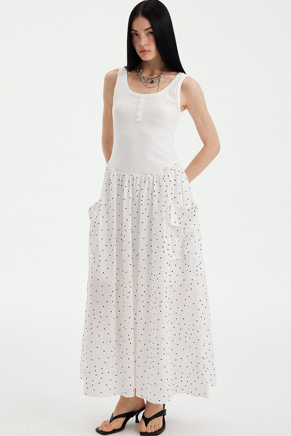 Vestido maxi evasé sin mangas de lunares