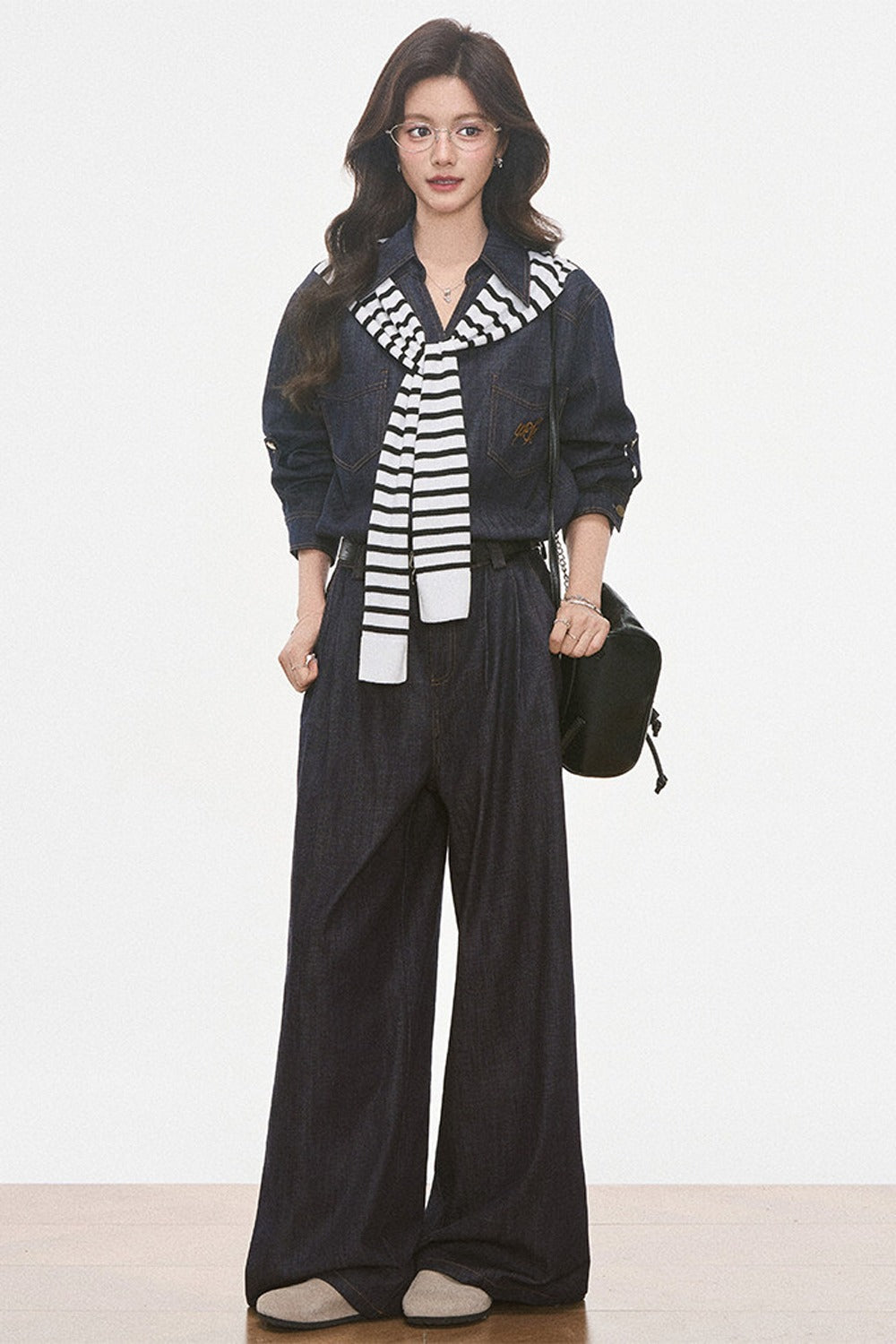 Set aus Jeansoptik-Hemd, weiter Hose und Jacke