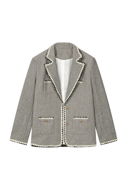 Completo con gilet stile blazer e gonna in lana con ricamo a conchiglia