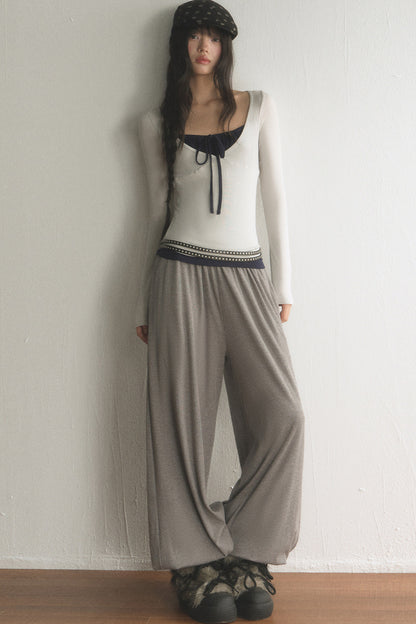High-Waist-Hose mit weitem Bein und Spitzenbesatz