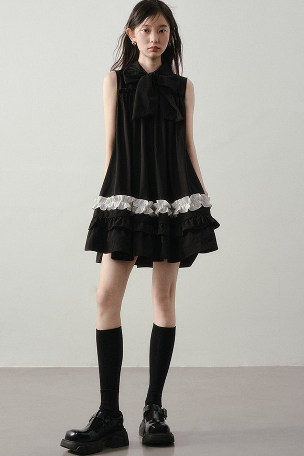 Hepburn schwarzes Spitzenkleid