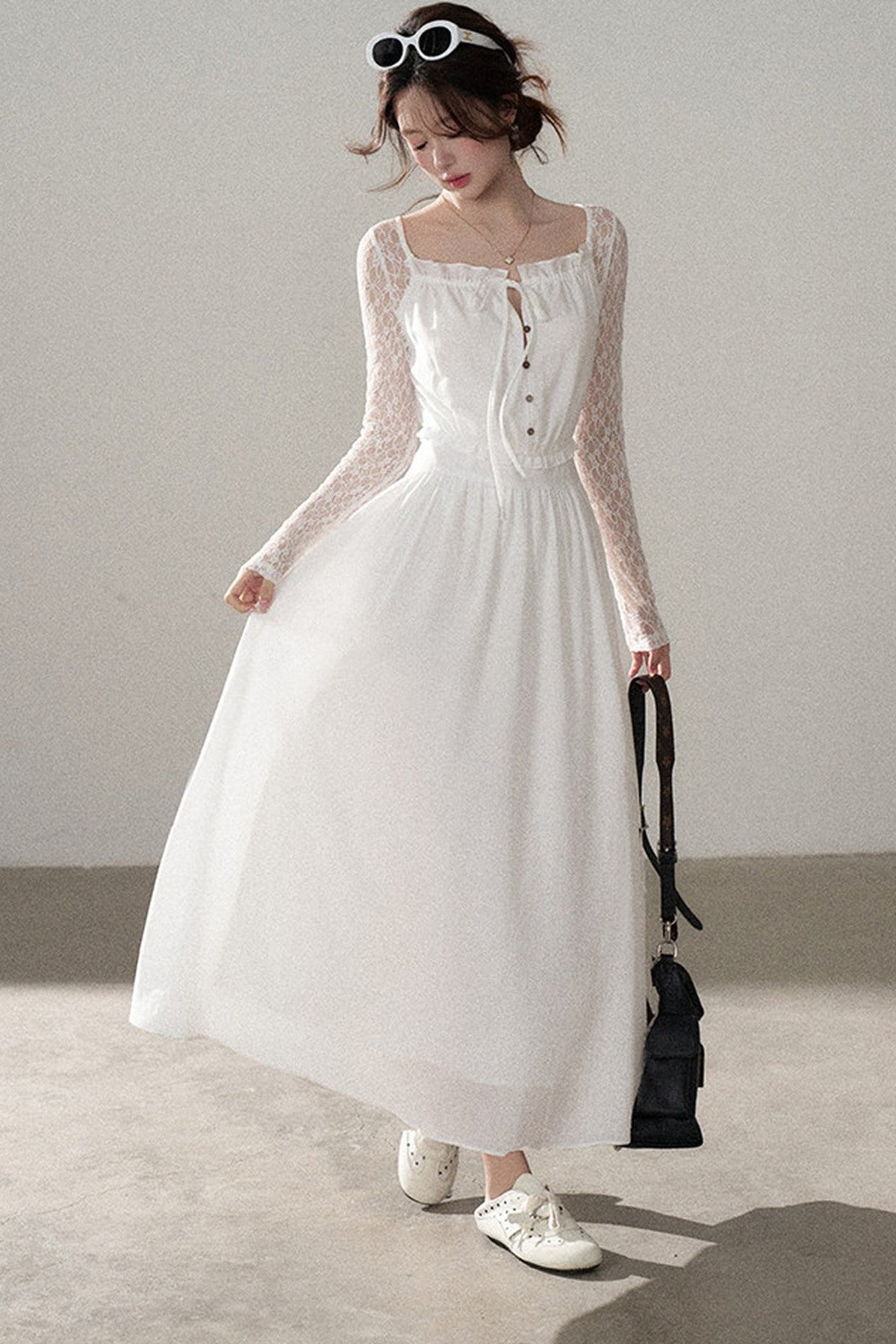 Robe trapèze en dentelle à boutons