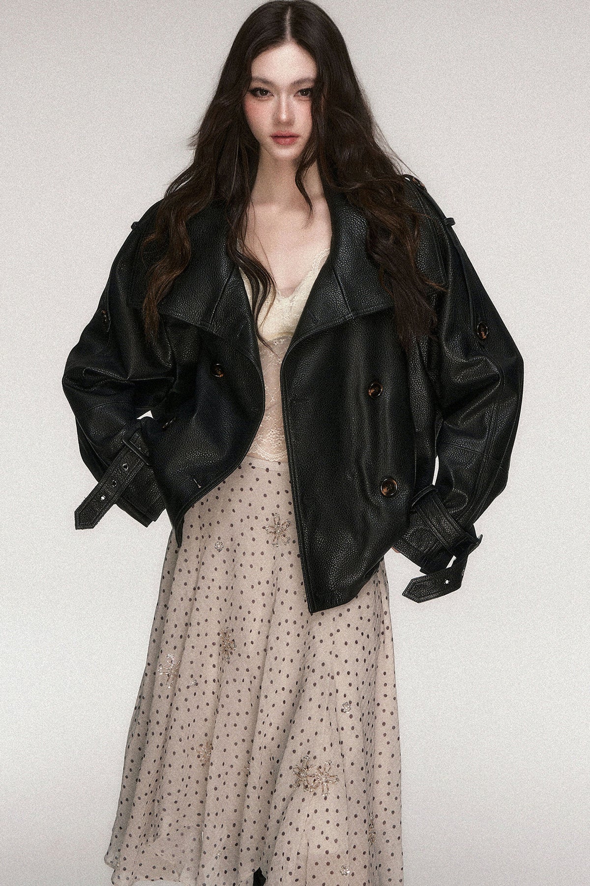 Lederjacke mit lockerer Silhouette und zweireihiger Knopfleiste