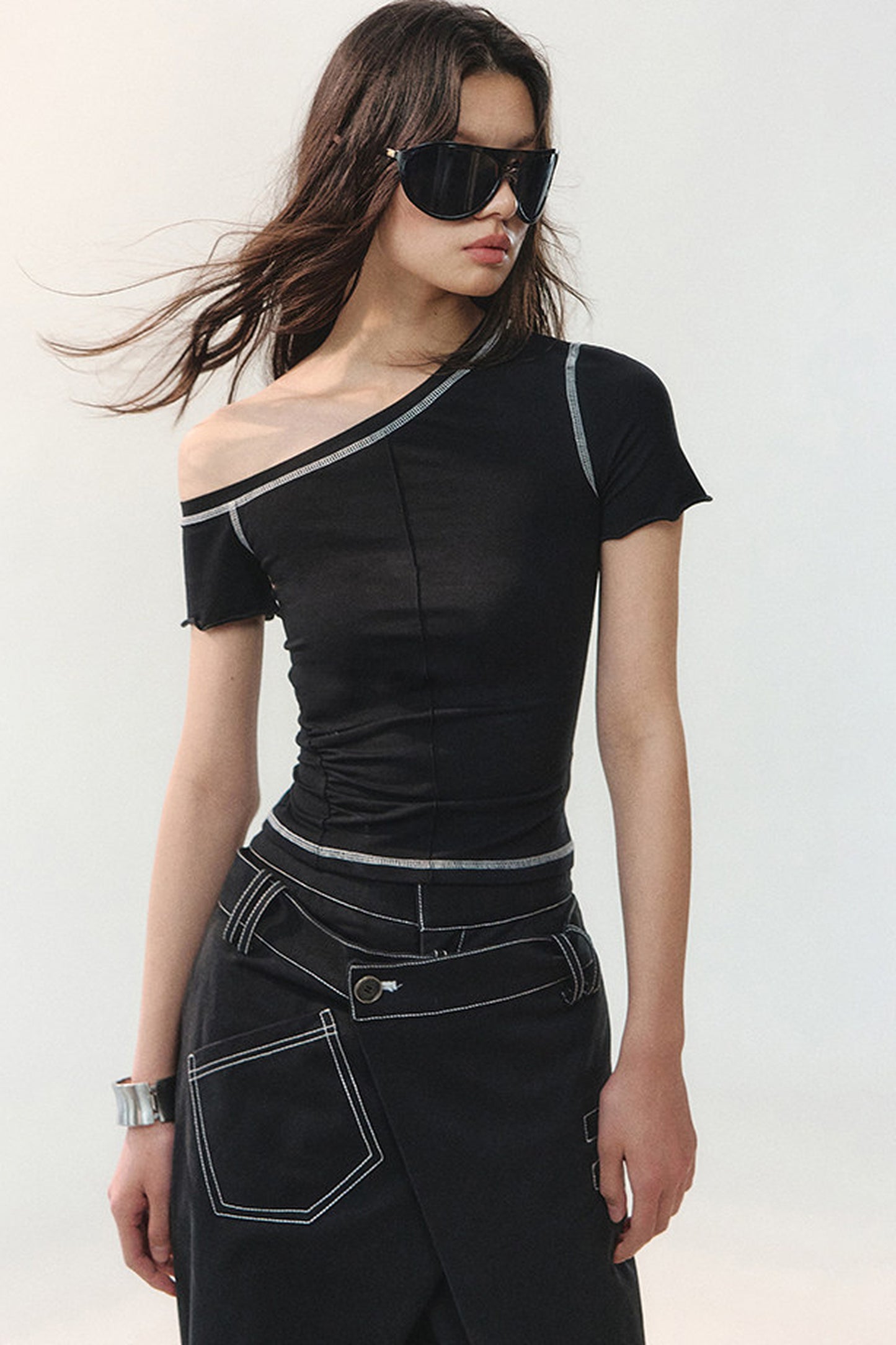 Contrast Stitching Asymmetrical Shoulder Short-Sleeve Top