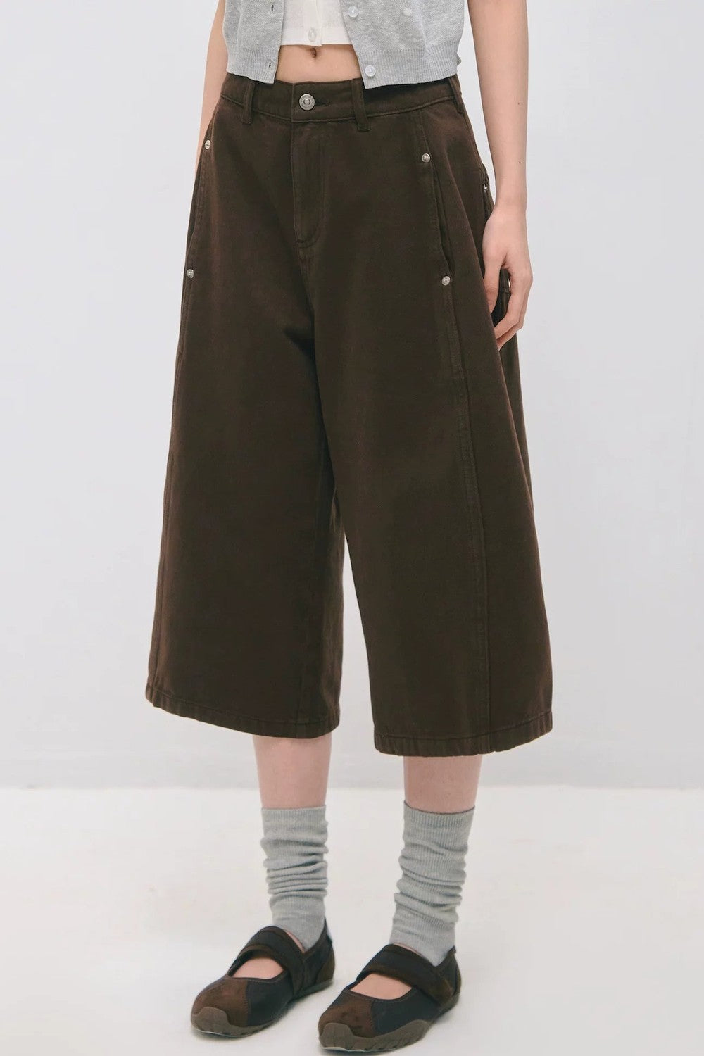 Dekonstruierte 7/8-Hose mit weitem Bein