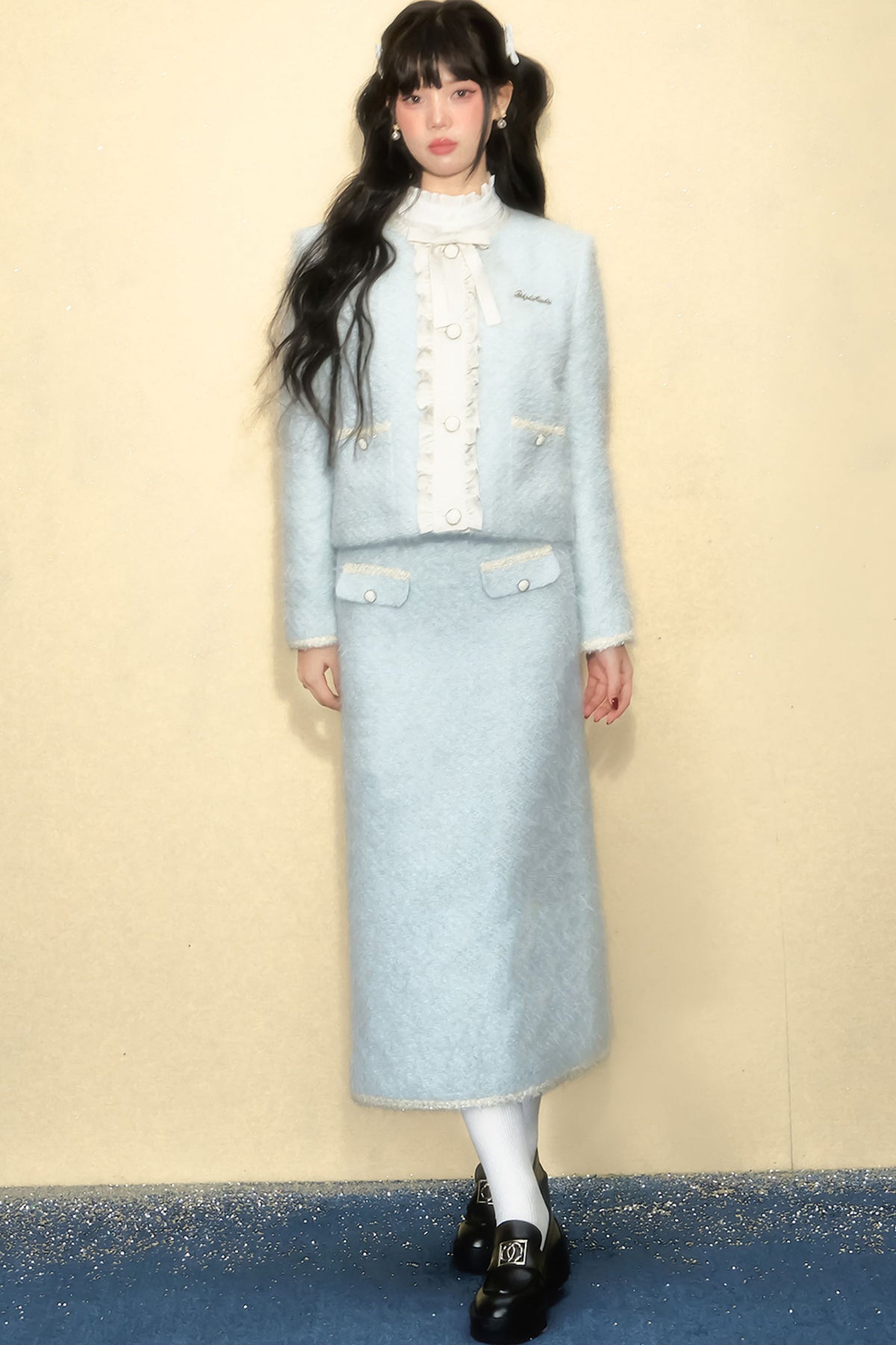 Blue Wool High-End and Elegant Outfit Set-Up