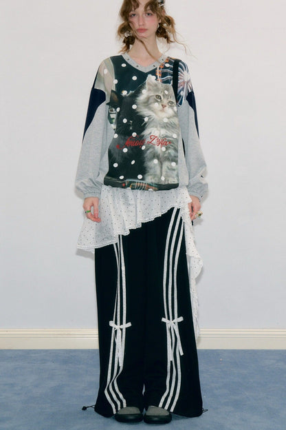 Sweatshirt à col V avec empiècements, imprimé chat et pois
