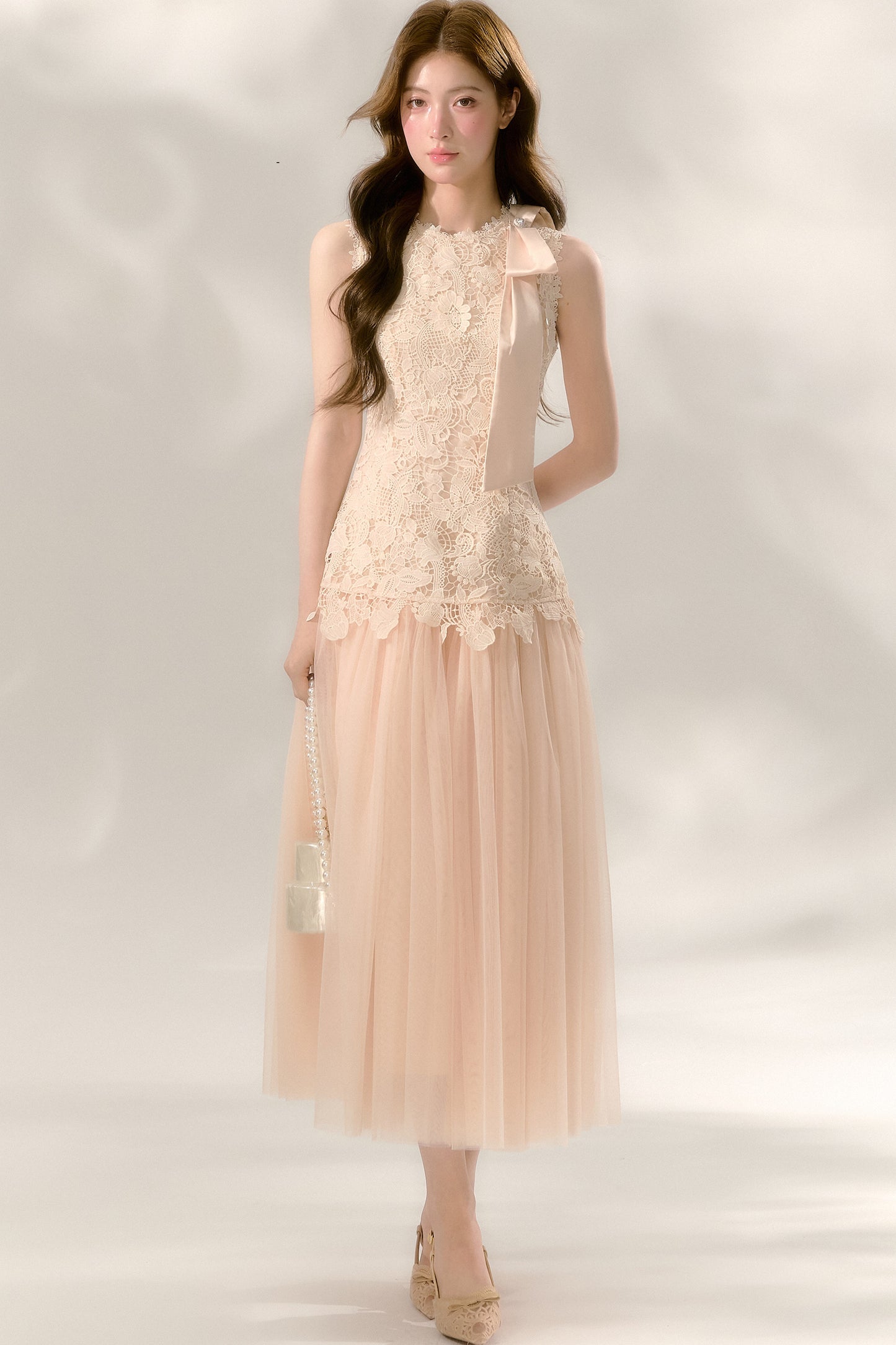 Lace Sleeveless Waist-Cinching Tulle Dress