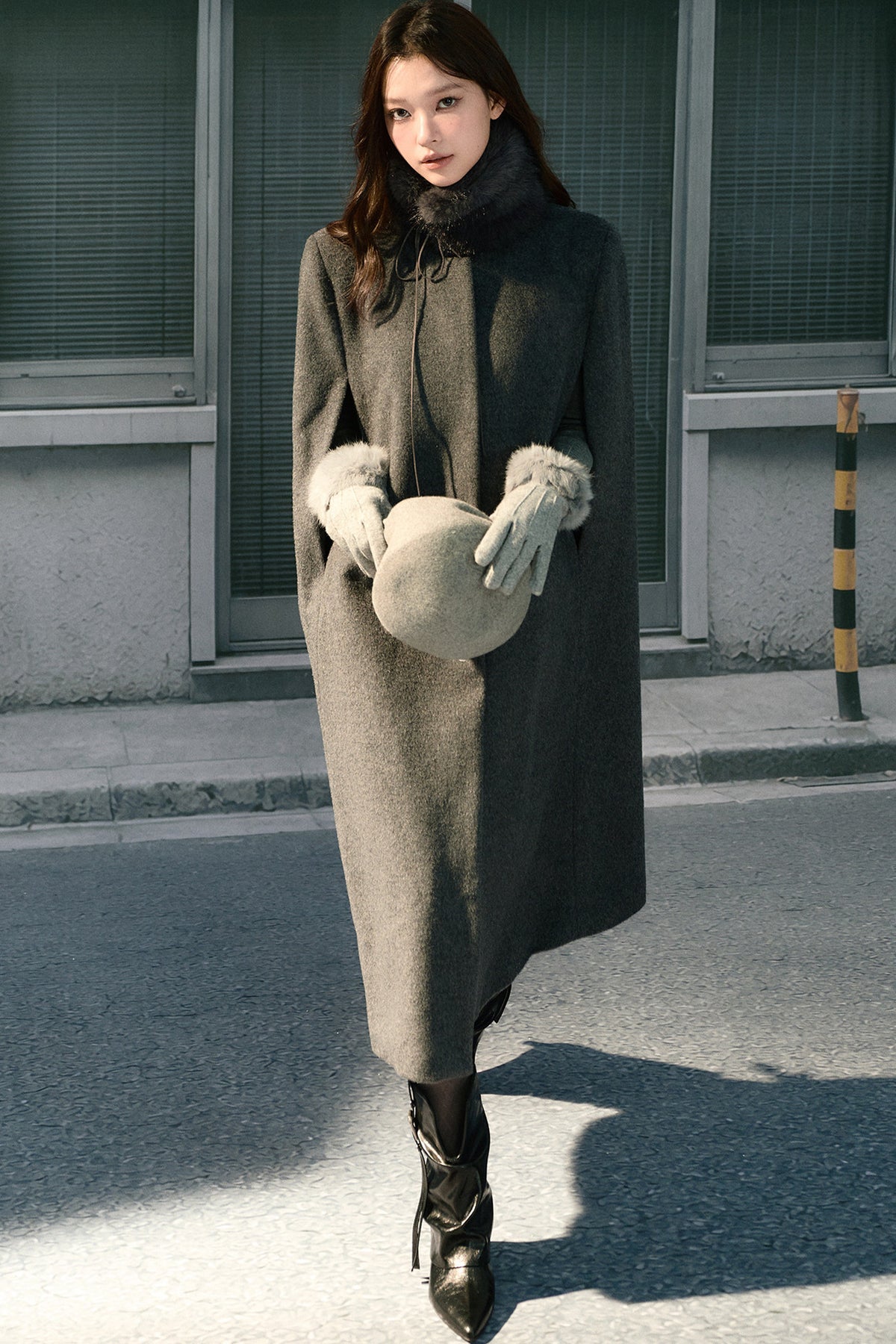 Sleeveless Fur Collar Woolen Cape