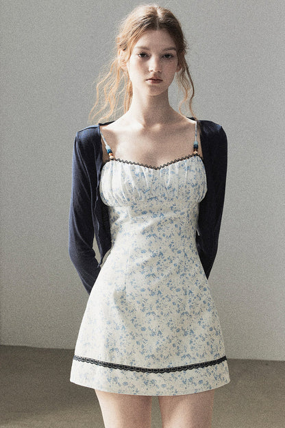 Ensemble robe à bretelles spaghetti à motif floral iris bleu et cardigan