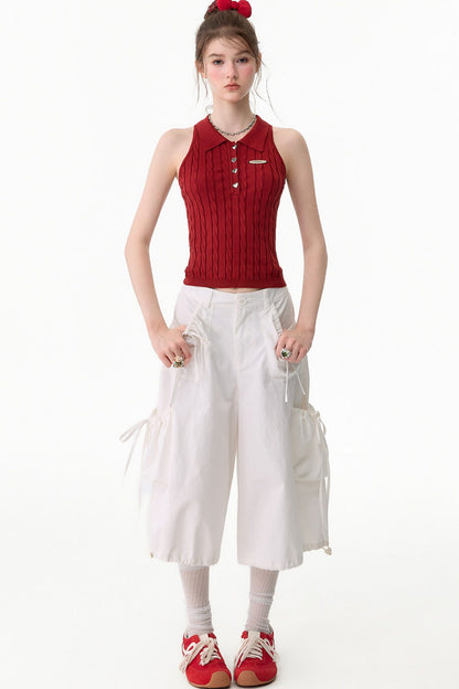 Hochgeschnittene Cargohose mit weitem Bein und mehreren Taschen