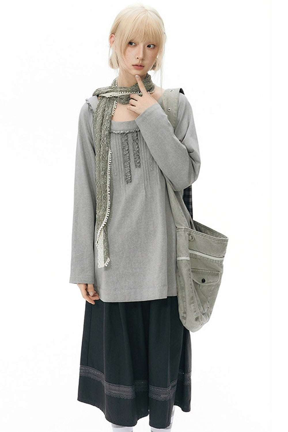 Front Chest Tuck Webbing Raglan Knit T-Shirt