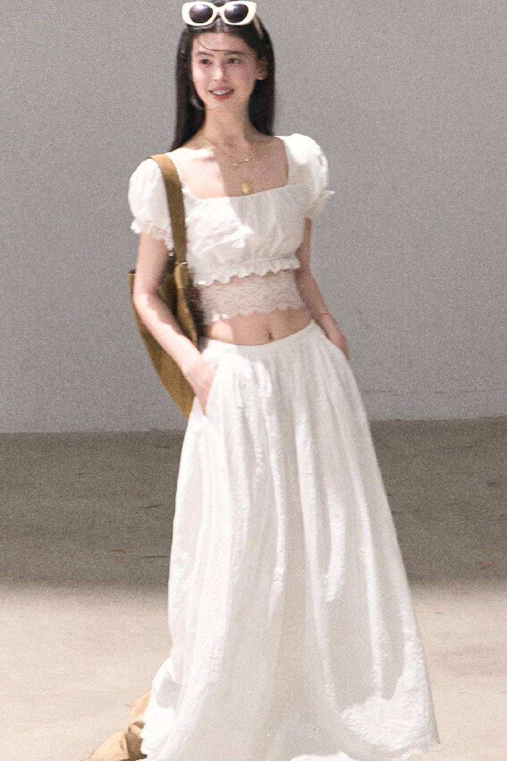 Ensemble haut et jupe en dentelle de coton à motif floral