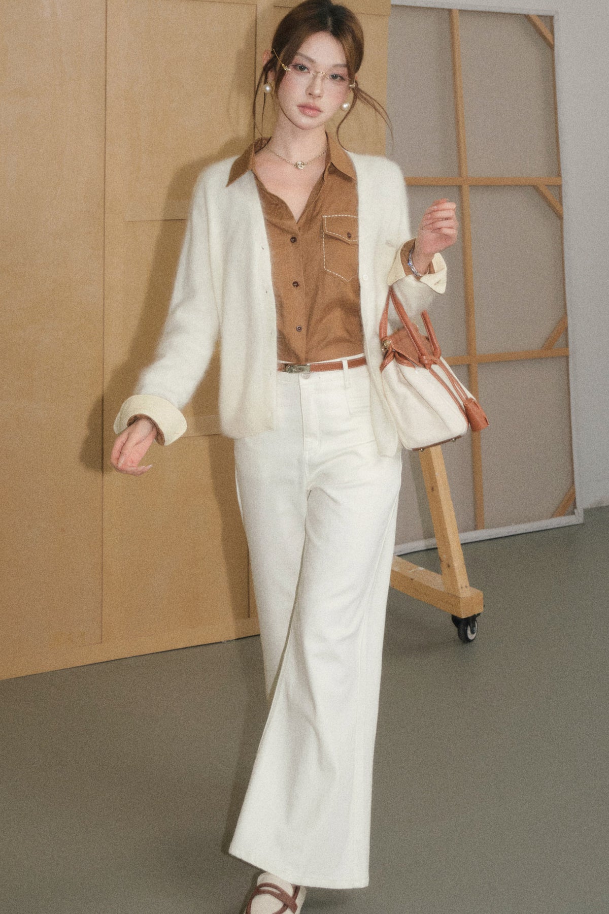 Brushed Wool Cardigan and White Pants Set-Up