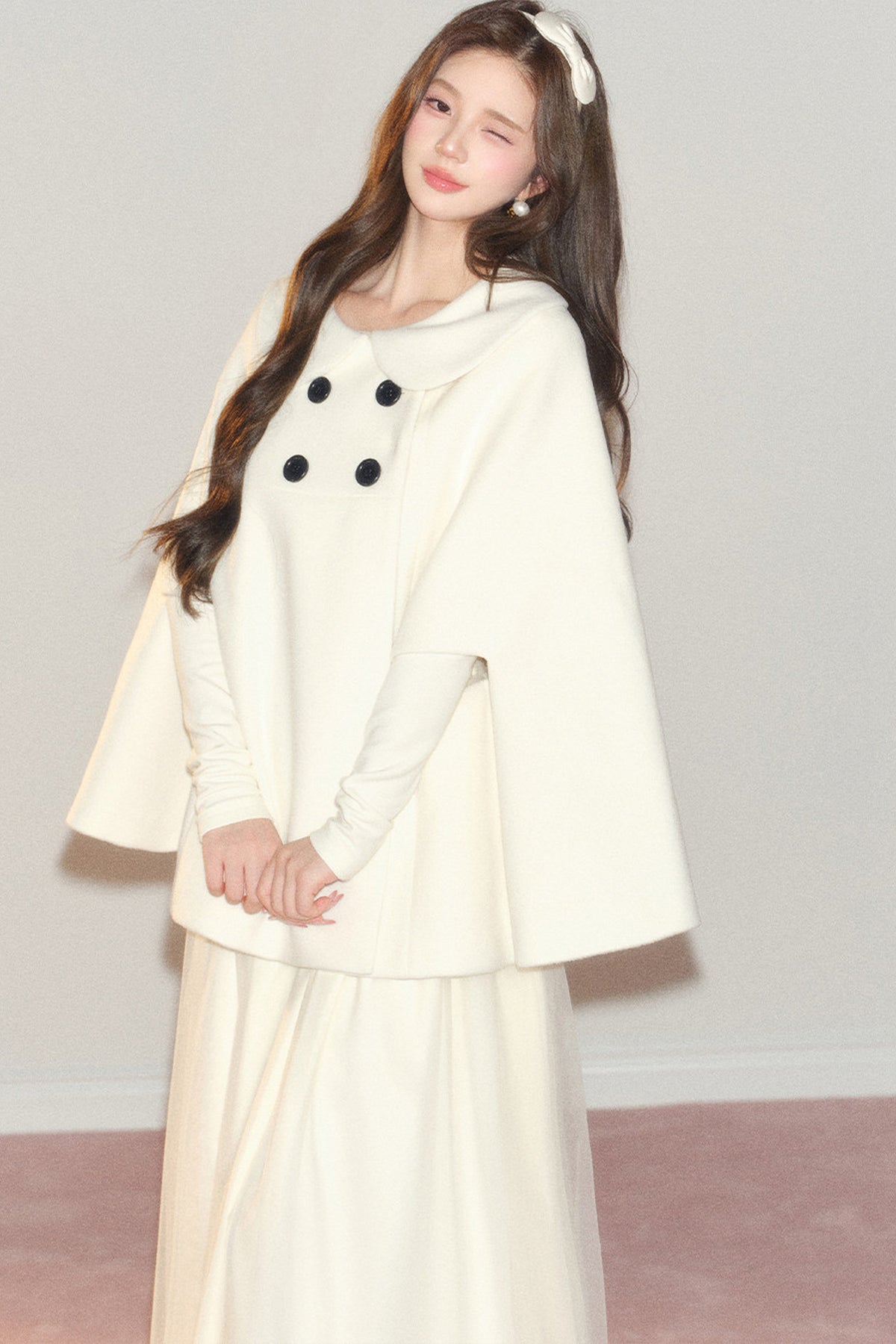 Manteau cape châle en laine croisé à col Claudine