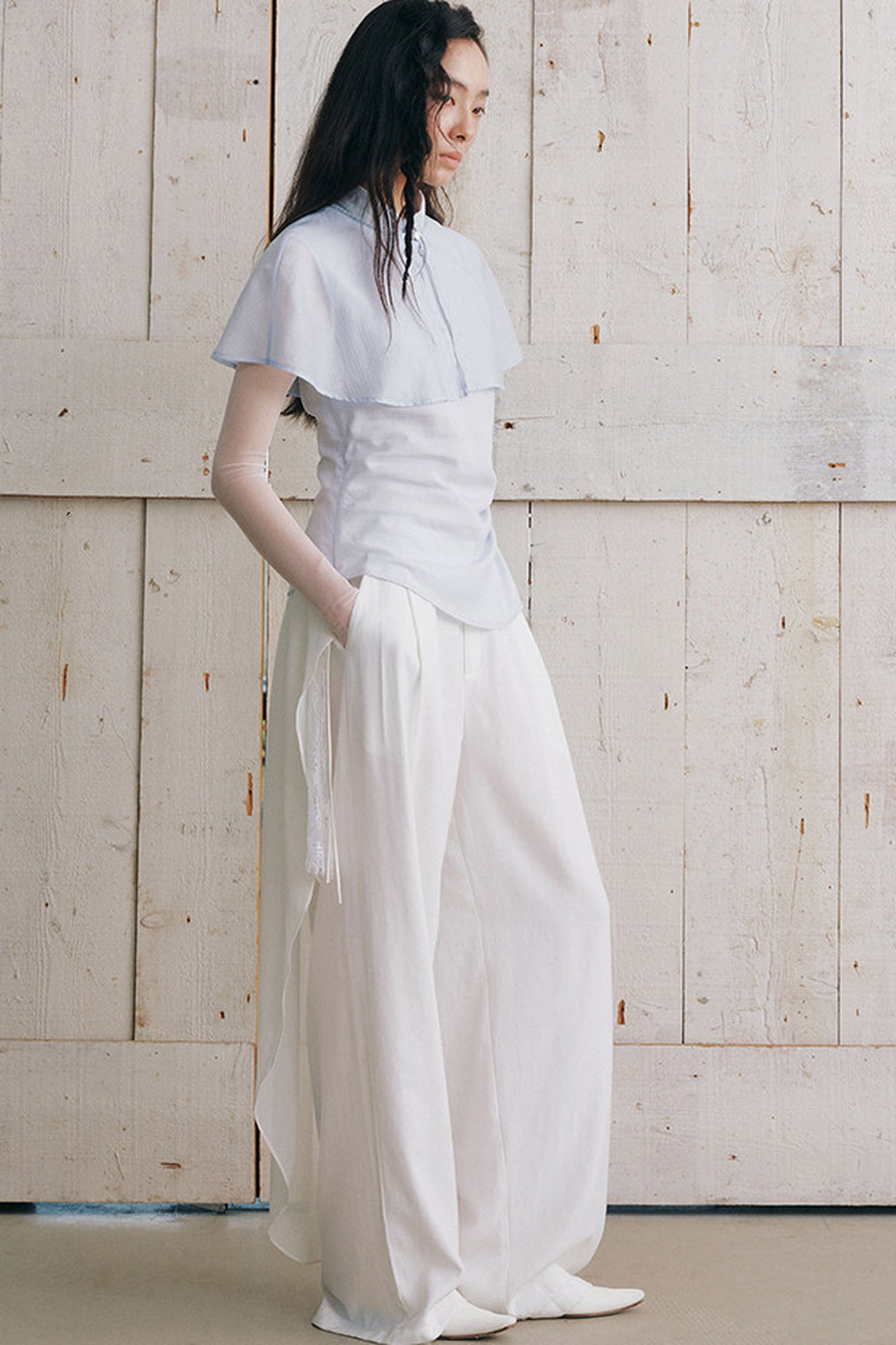 Detachable Cape Sleeveless Shirt