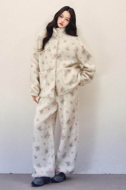Blumen-Lammwolljacke und weite Hose mit elastischem Bund im Set