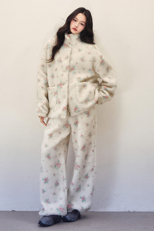 Blumen-Lammwolljacke und weite Hose mit elastischem Bund im Set