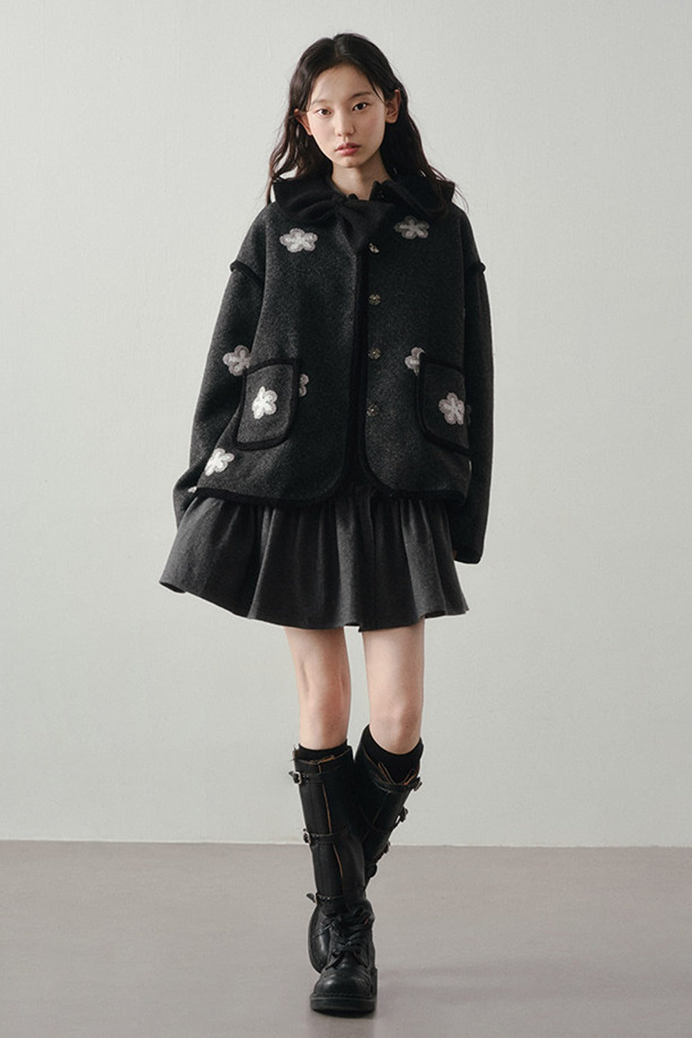 Lockere Wolljacke mit Blumenmuster
