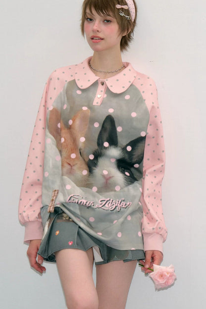 Camiseta rosa con estampado de conejo y lunares