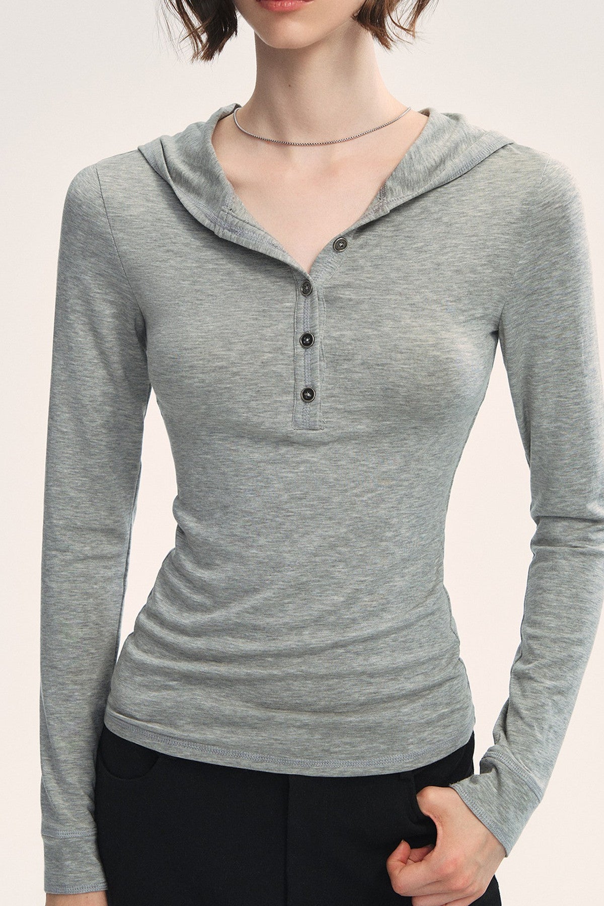 Elastisches T-Shirt mit Kapuze aus Wollmischung