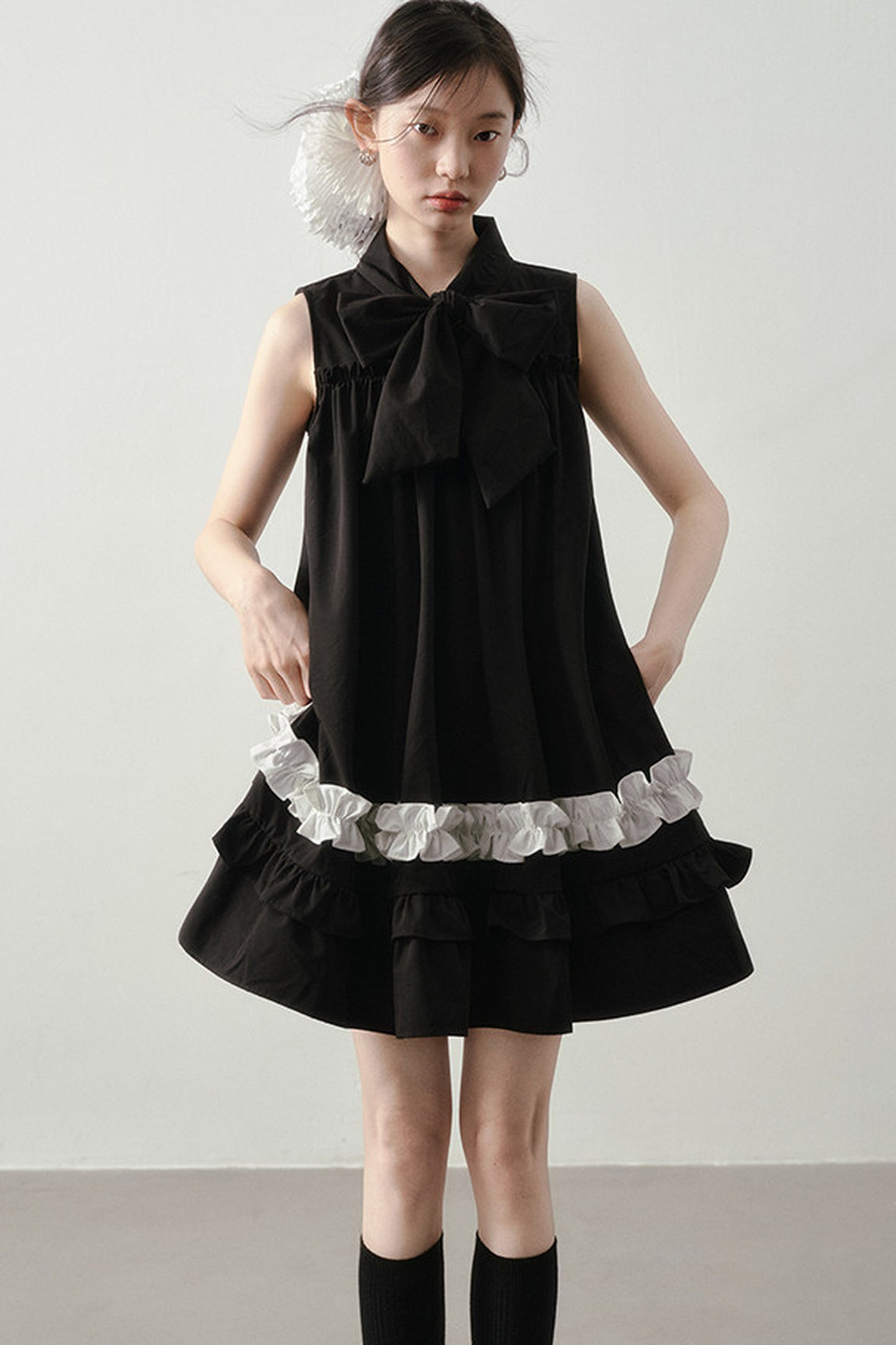 Hepburn schwarzes Spitzenkleid