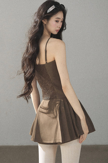 Ensemble sophistiqué avec blazer, haut et jupe