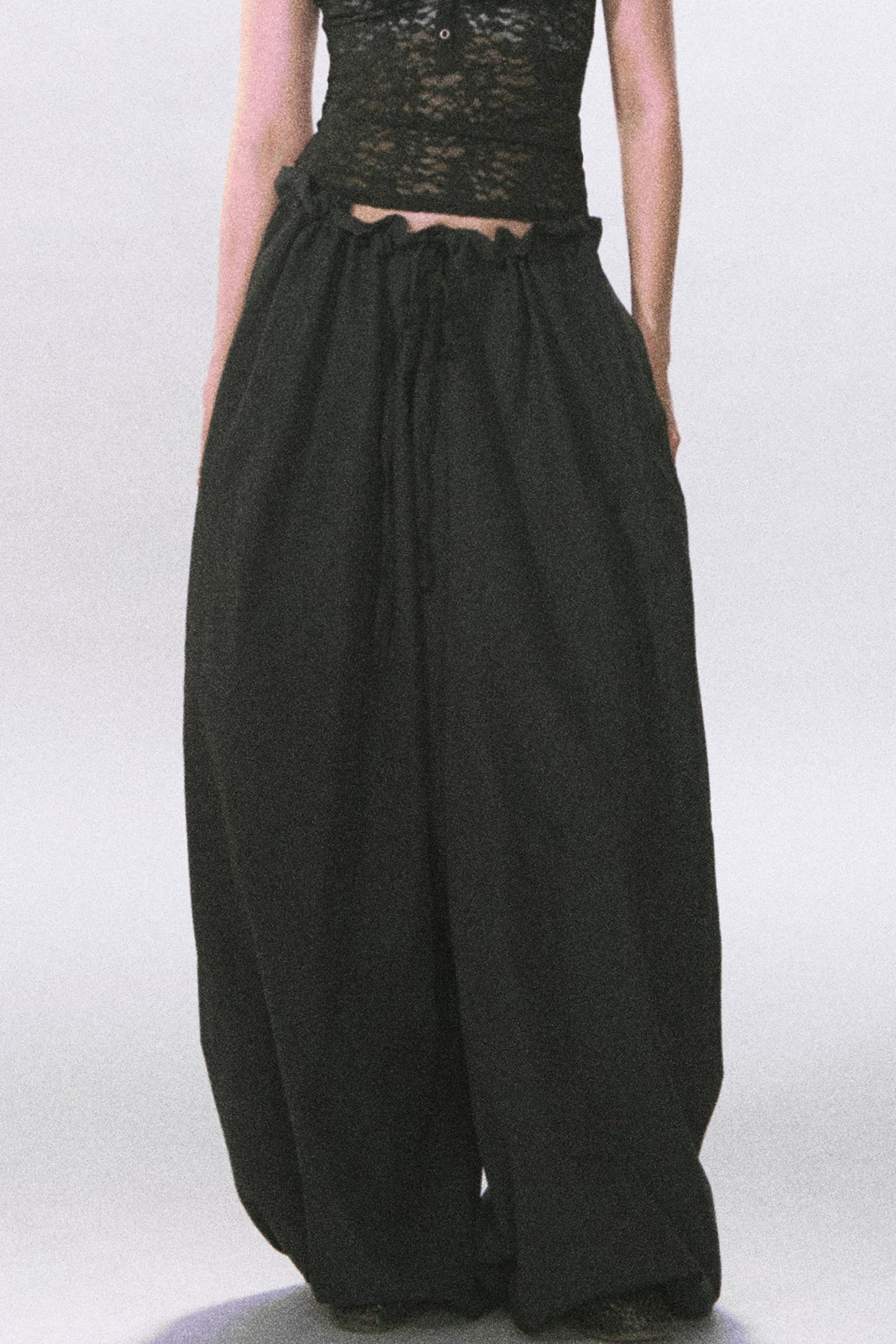 Pantalones farol negros fruncidos