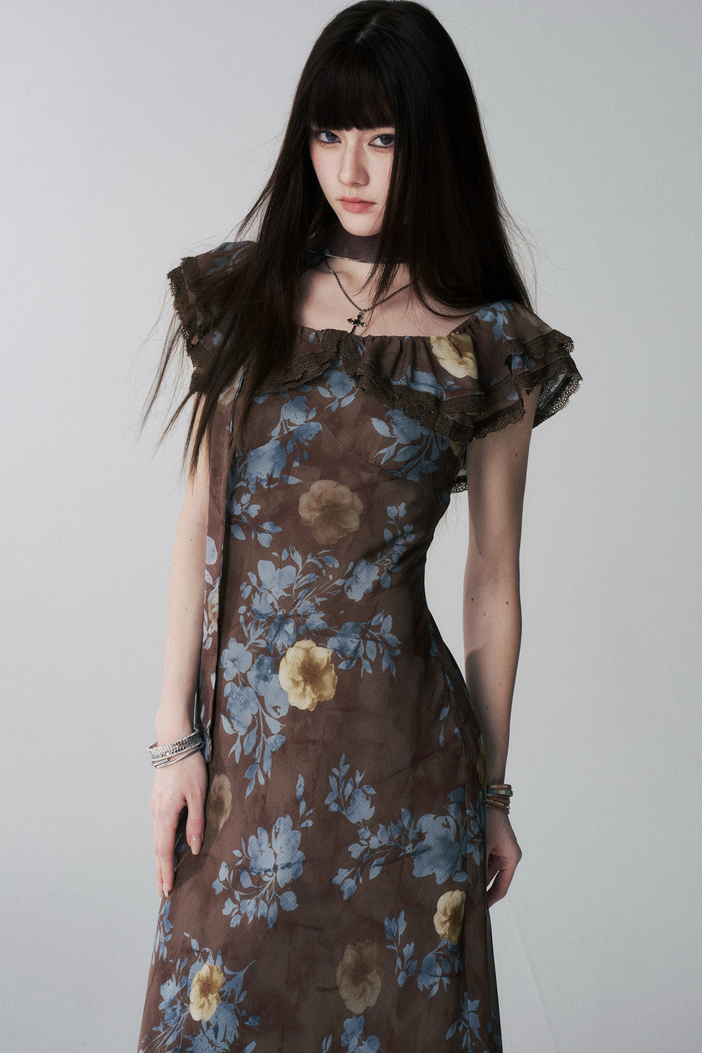 Robe une épaule à motif floral café