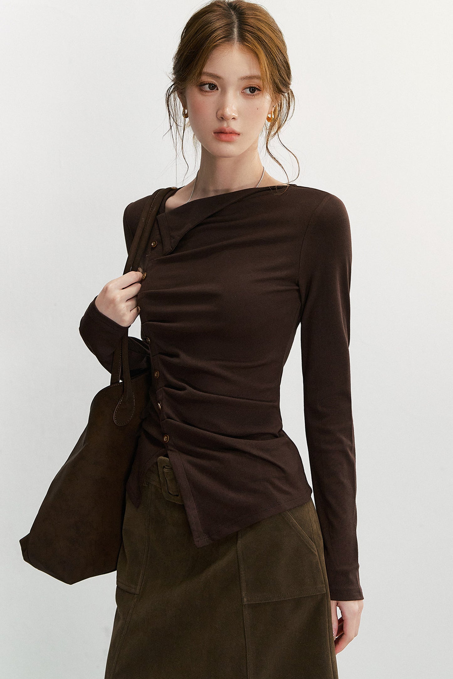 Asymmetrisches langärmeliges Strickoberteil