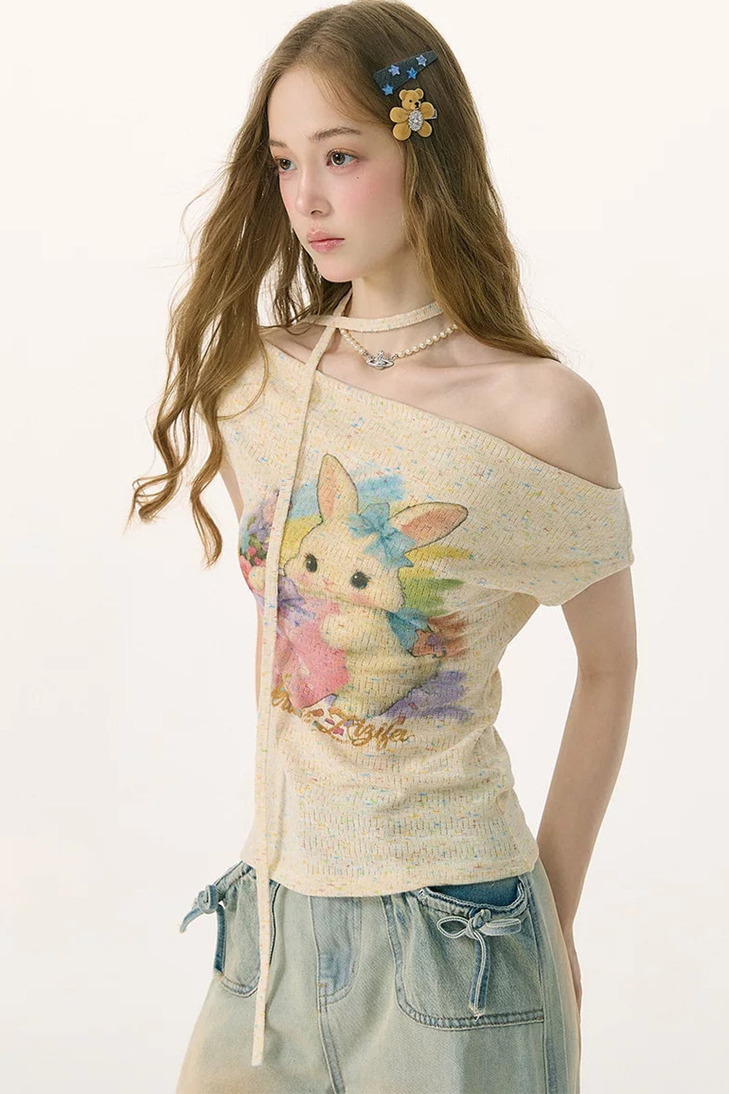 Schulterfreies Regenbogen-Kaninchen-Strick-T-Shirt