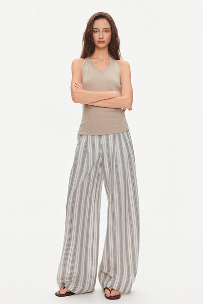Top in maglia con scollo all’americana annodato
