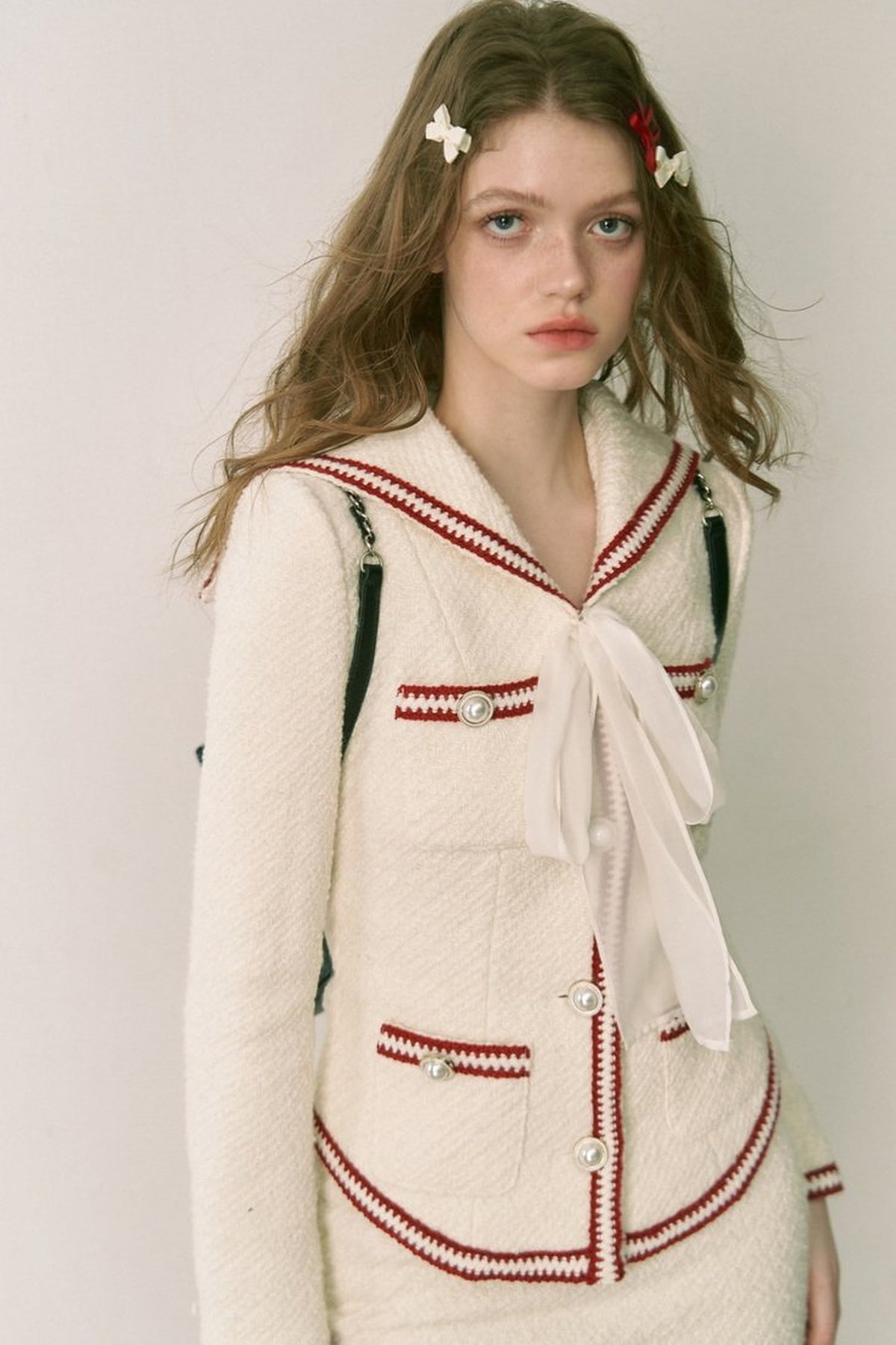 Set aus Tweedjacke und Rock in Kontrastfarben