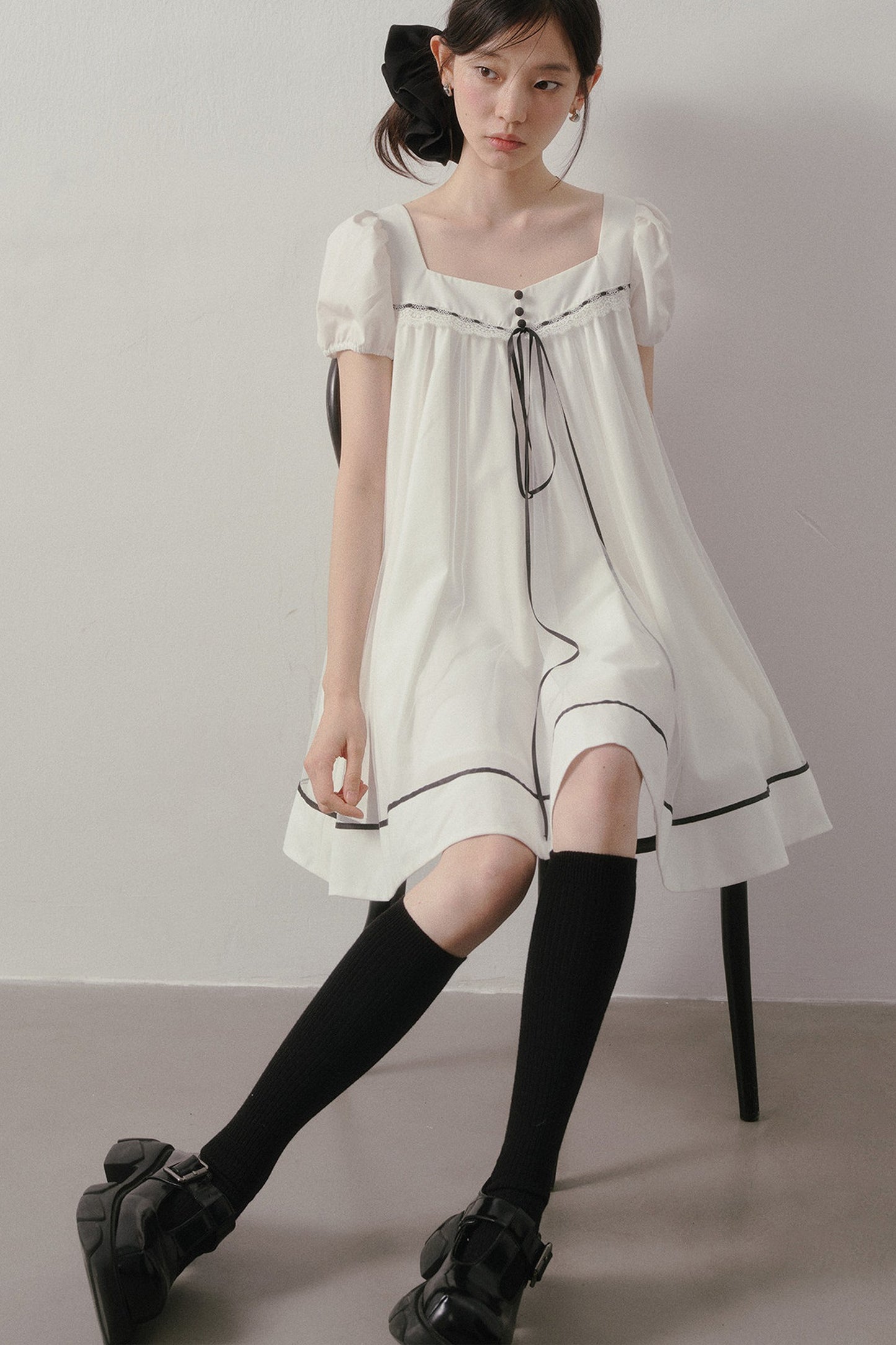 White A-Line Puff Sleeve Contrast Piping Dress