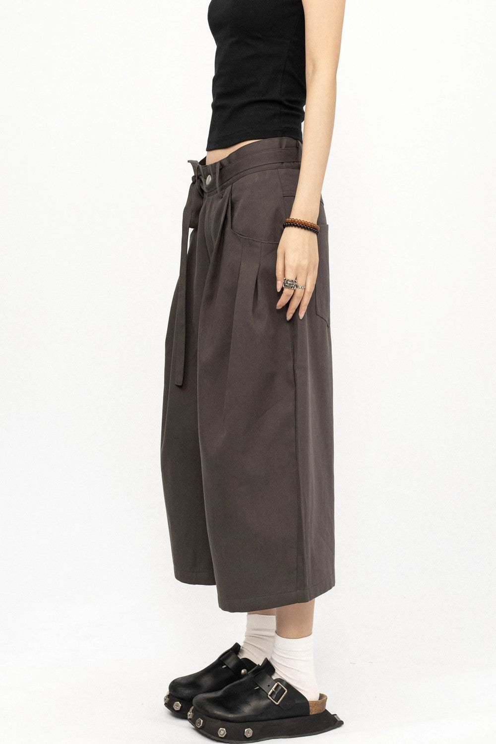 Amerikanische Retro-Faltenhose mit weitem Bein