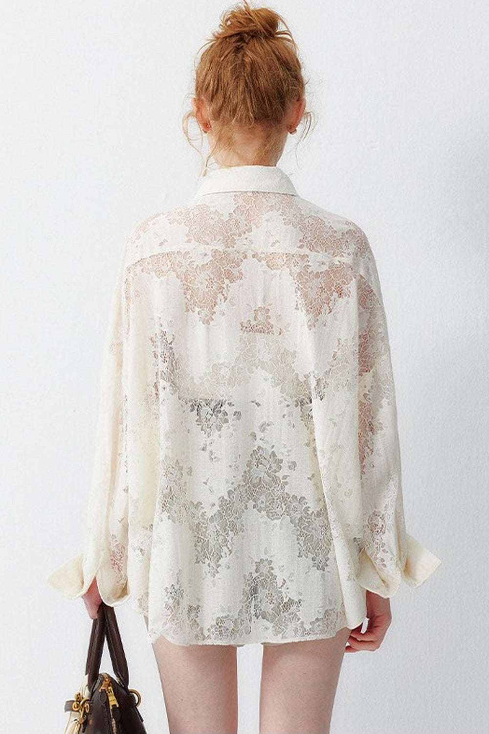 Chemisier floral en dentelle blanc cassé