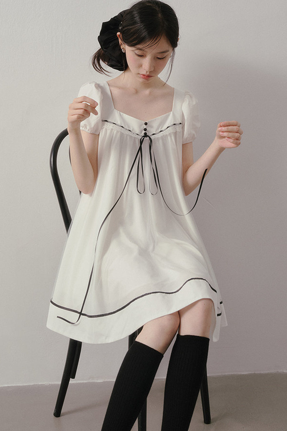 White A-Line Puff Sleeve Contrast Piping Dress