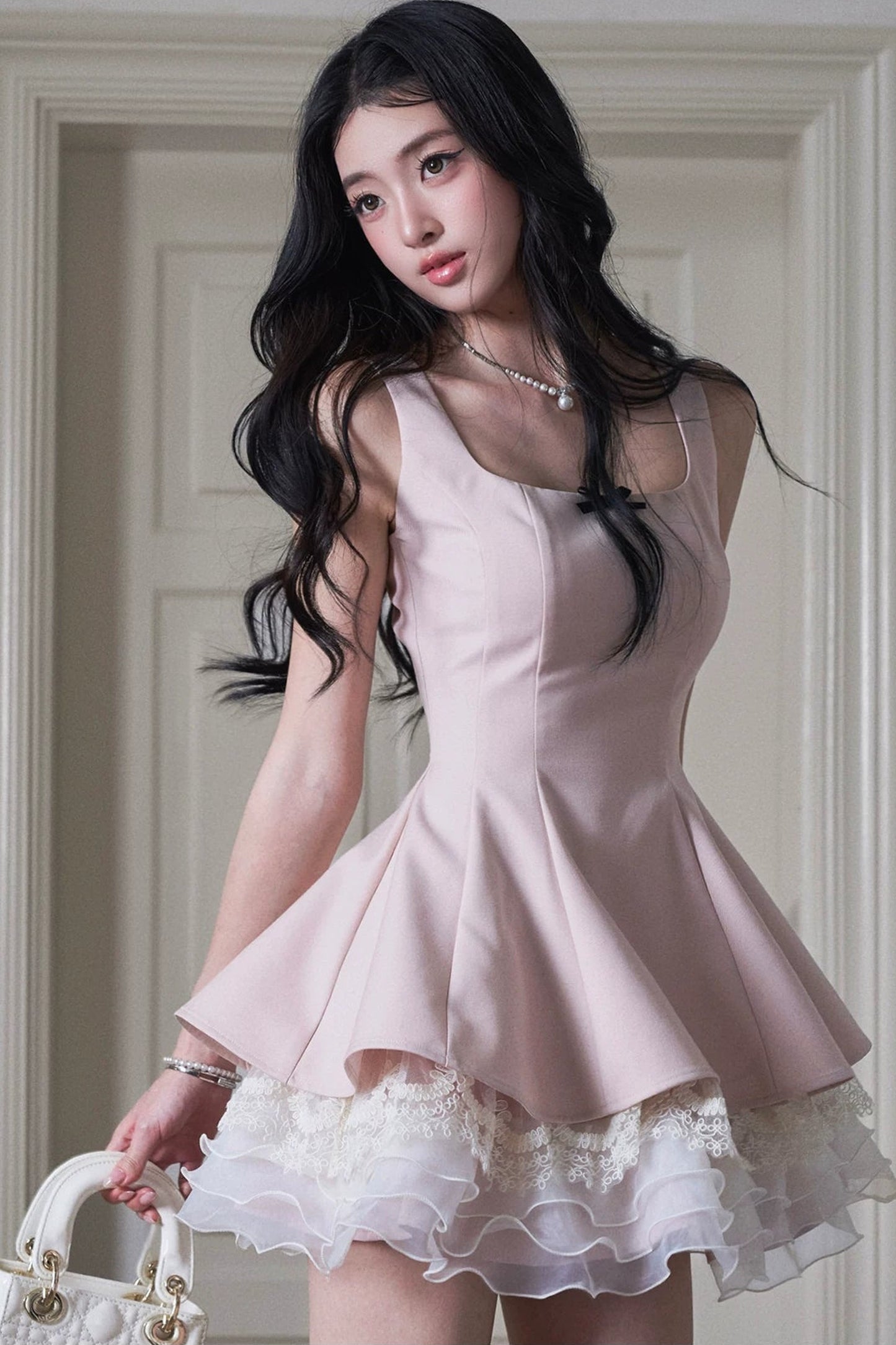 Robe en dentelle à nœud narcisse