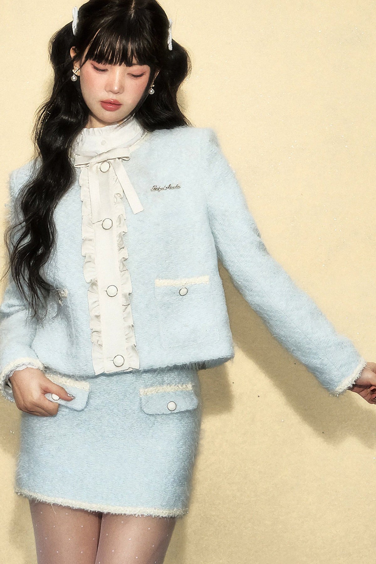 Blue Wool High-End and Elegant Outfit Set-Up