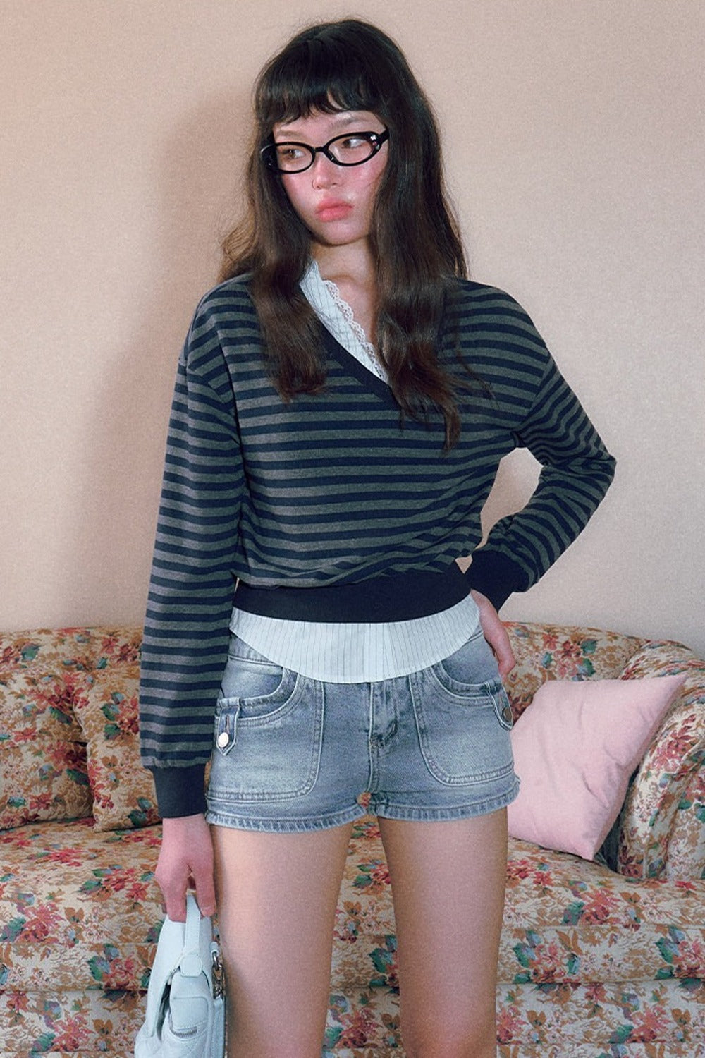 Shorts in denim a vita bassa con tasche grandi