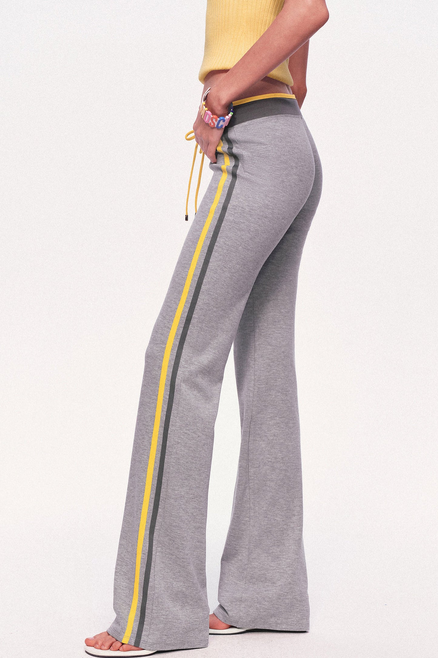 Pantaloni dritti a vita bassa con coulisse e doppia fascia in vita
