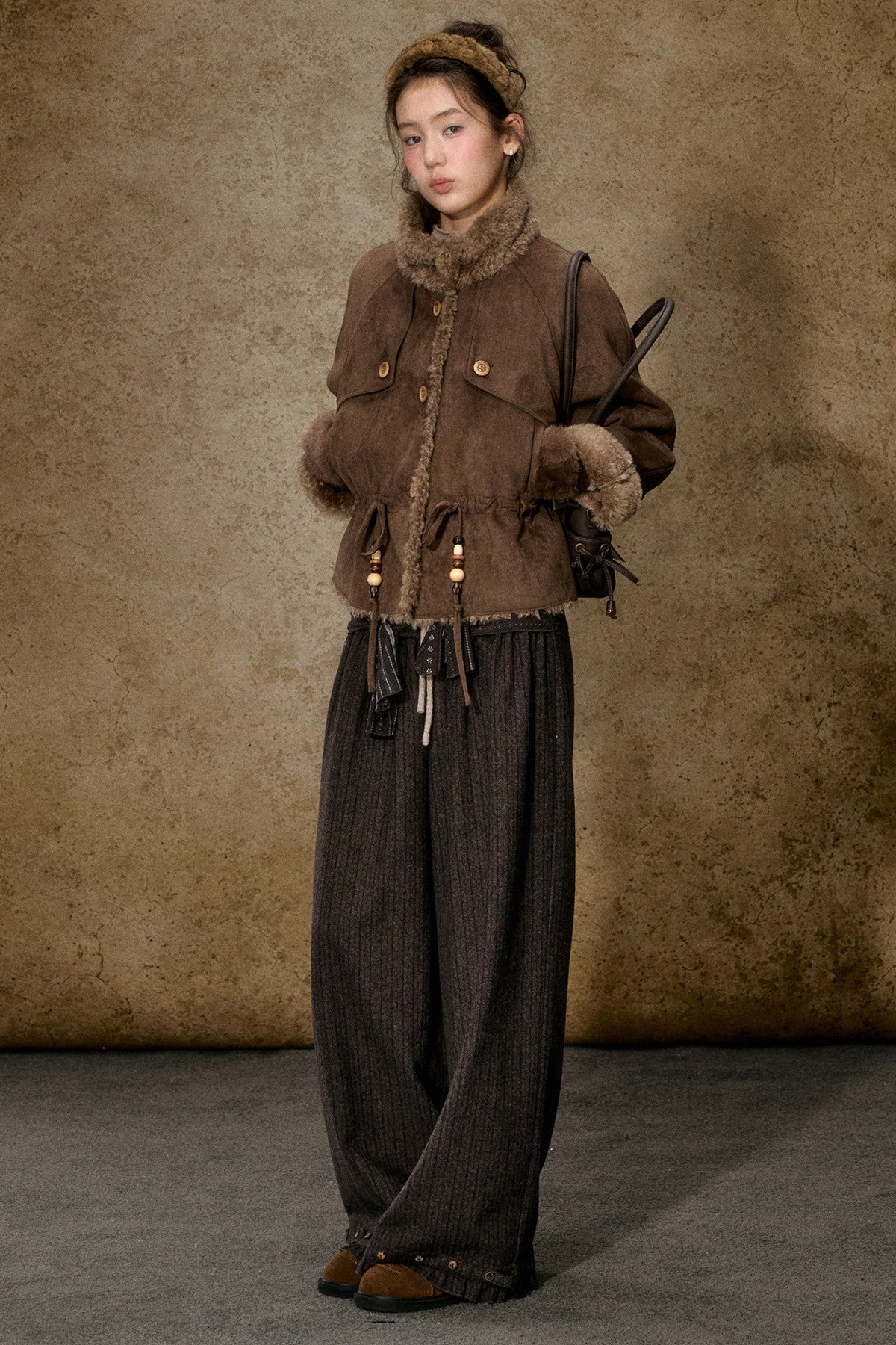 Dicke Plüschjacke mit Revers