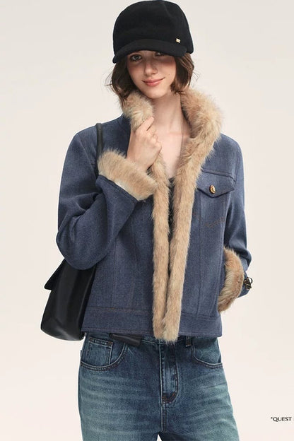 Jeansblaue Patchwork-Jacke mit Fellrevers
